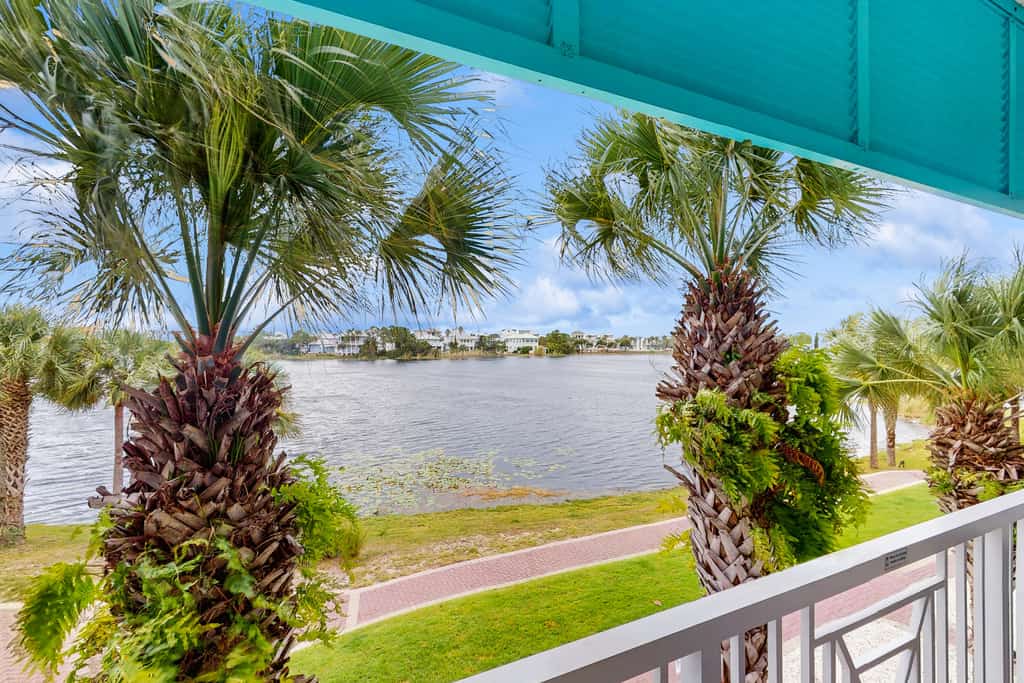 Upscale condo with pools, private beach access, hot tubs & tennis - dog-friendly