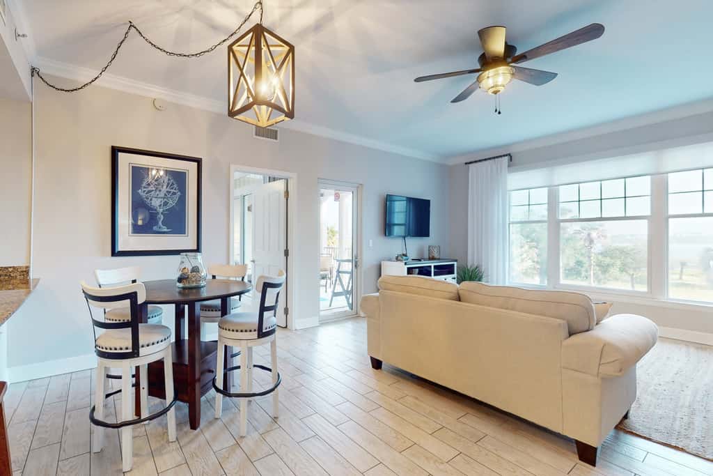 3rd-floor beach & pool-view condo with outdoor pool, hot tub, grills, balcony