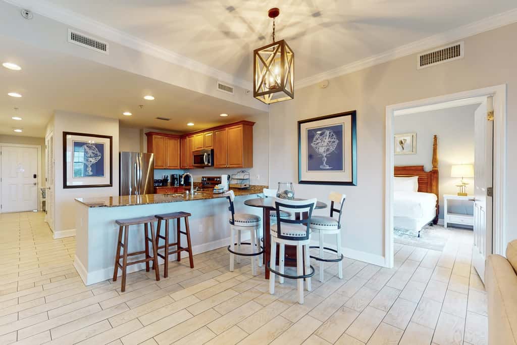 3rd-floor beach & pool-view condo with outdoor pool, hot tub, grills, balcony