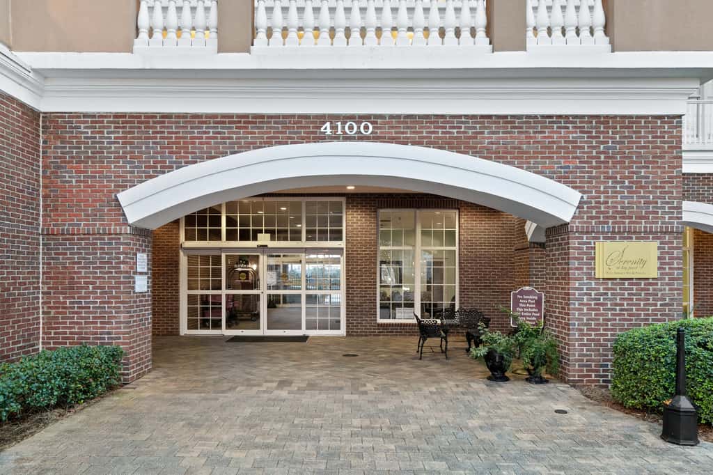 3rd-floor beach & pool-view condo with outdoor pool, hot tub, grills, balcony