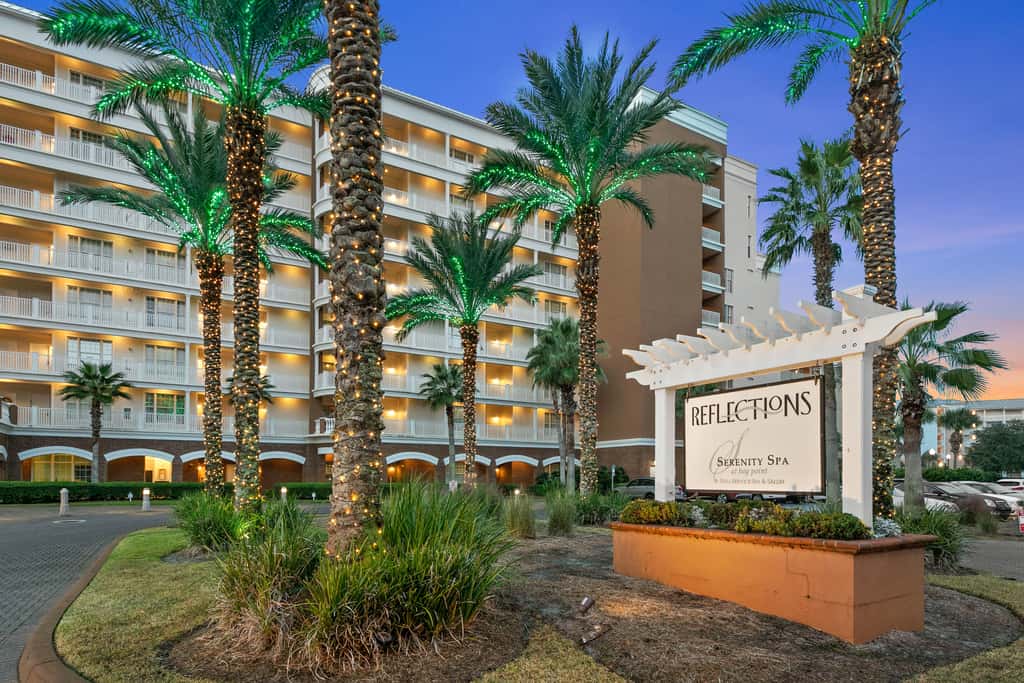 3rd-floor beach & pool-view condo with outdoor pool, hot tub, grills, balcony
