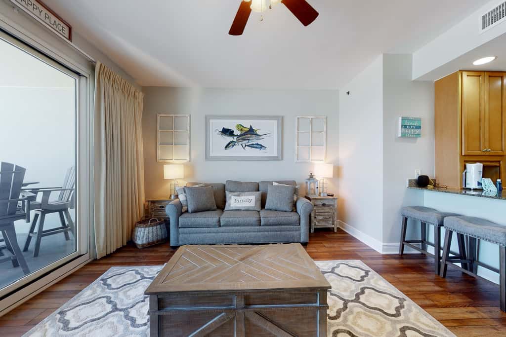 Gulf-front condo with balcony, beach access, hot tub, pool & gym
