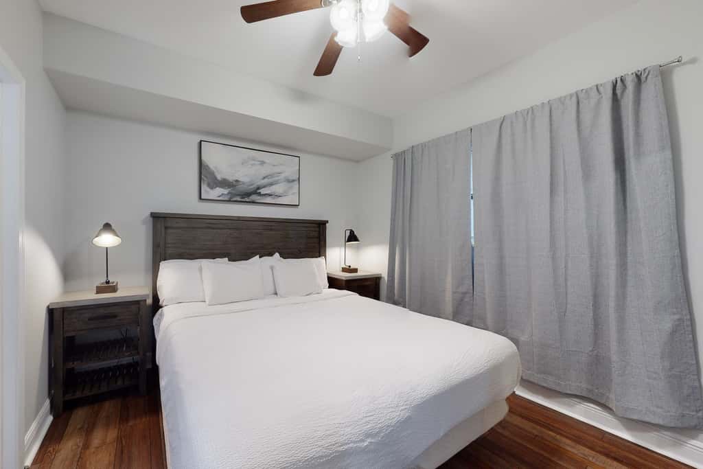 Gulf-front condo with balcony, beach access, hot tub, pool & gym