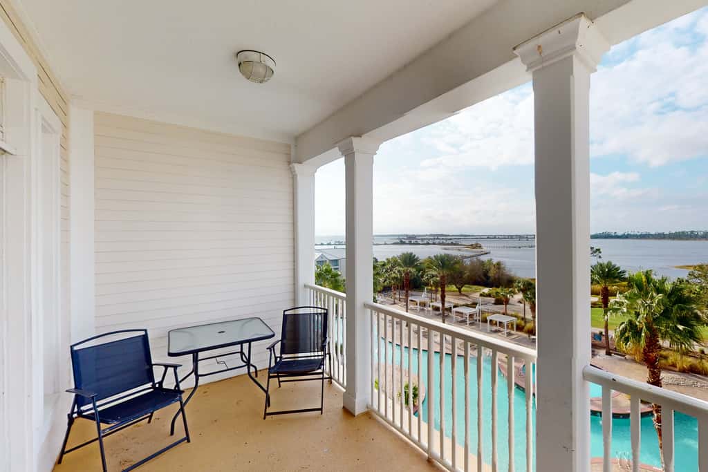 Bayview condo with pool, hot tub, and private balcony