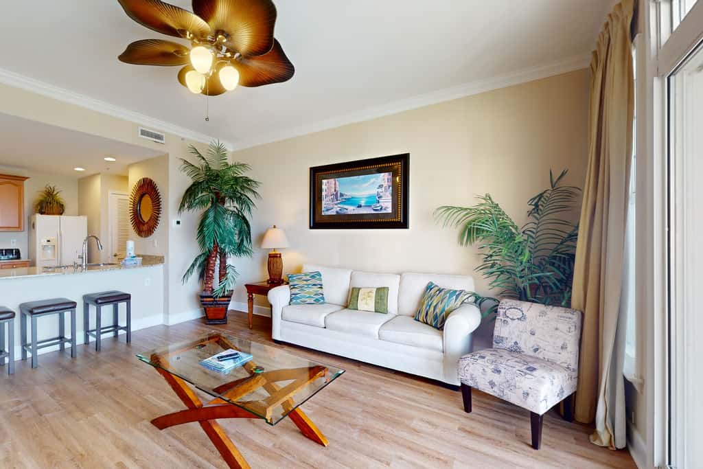 Bayview condo with pool, hot tub, and private balcony