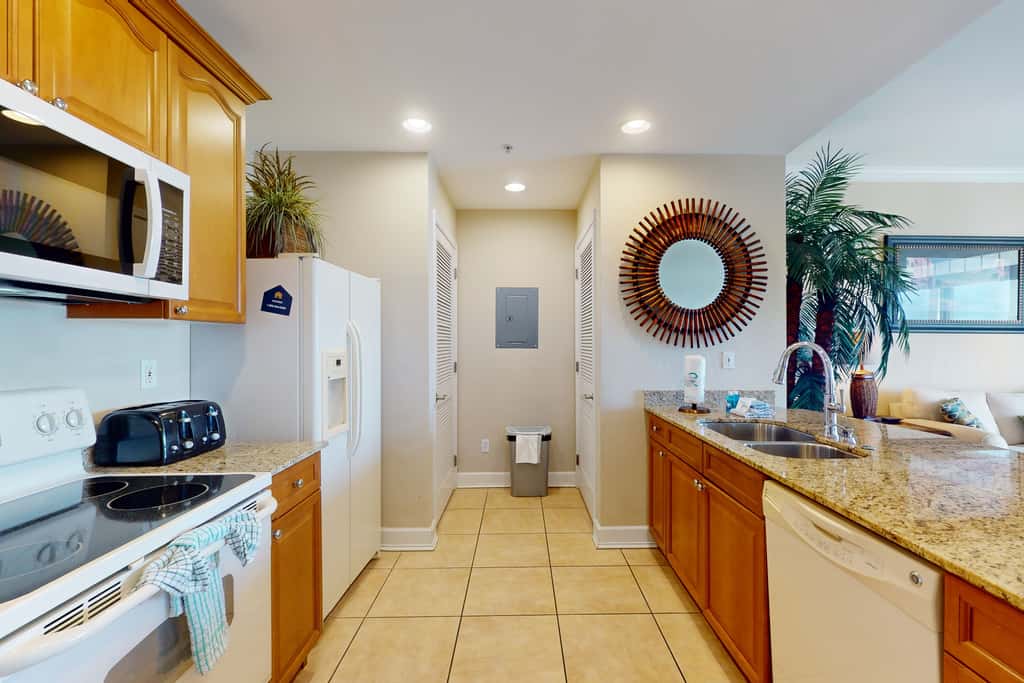 Bayview condo with pool, hot tub, and private balcony
