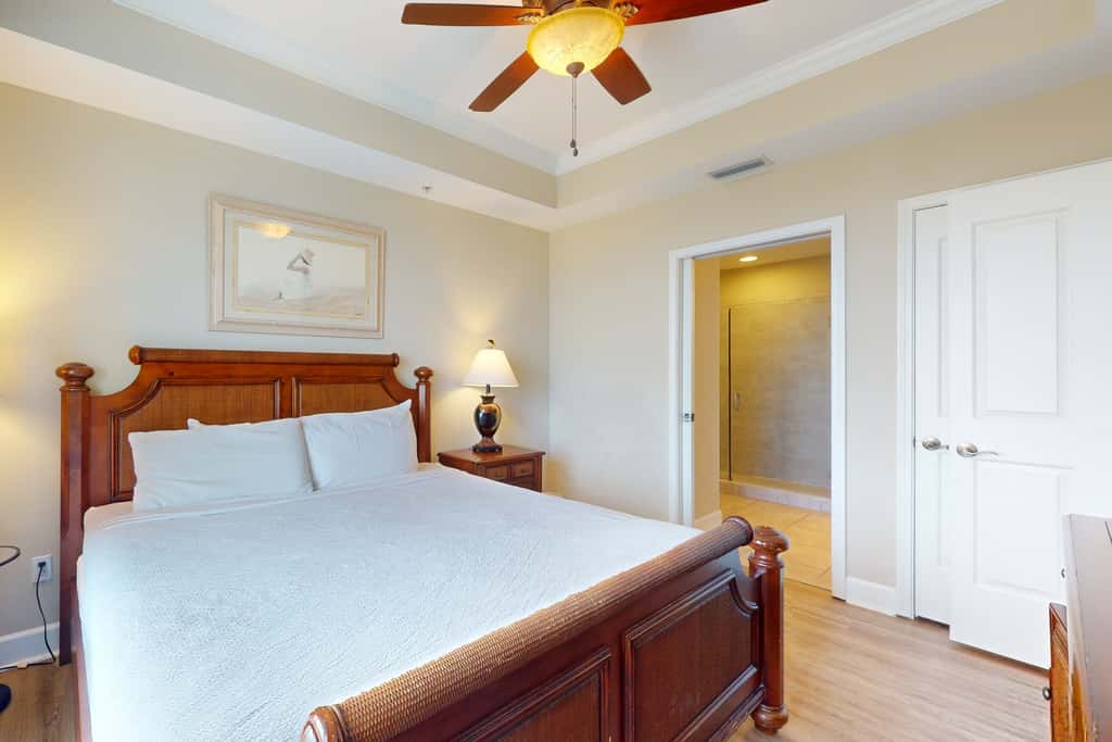 Bayview condo with pool, hot tub, and private balcony