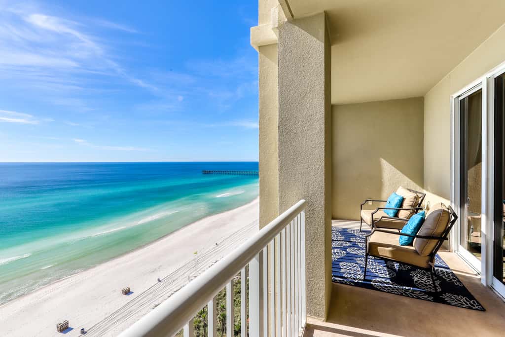 Oceanfront getaway with views, large balcony, W/D, pool & hot tub