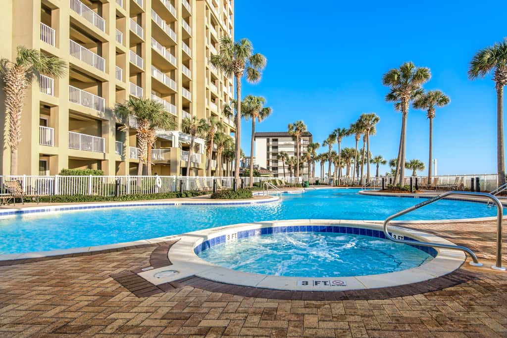Oceanfront getaway with views, large balcony, W/D, pool & hot tub