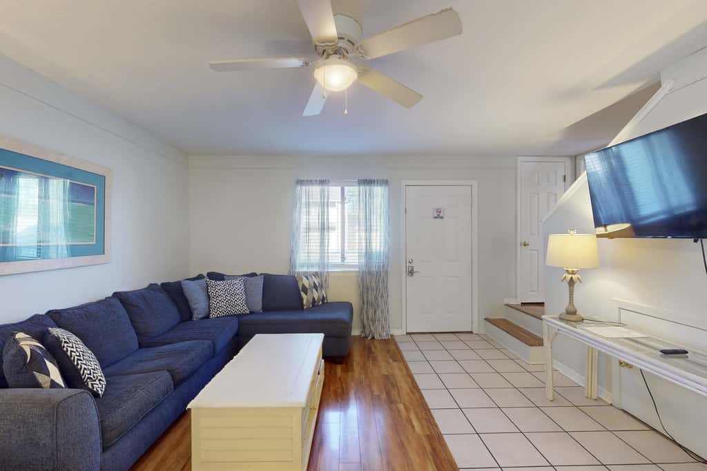 Dog-friendly townhome with beach access, pool, tennis, gym, WD, & central AC