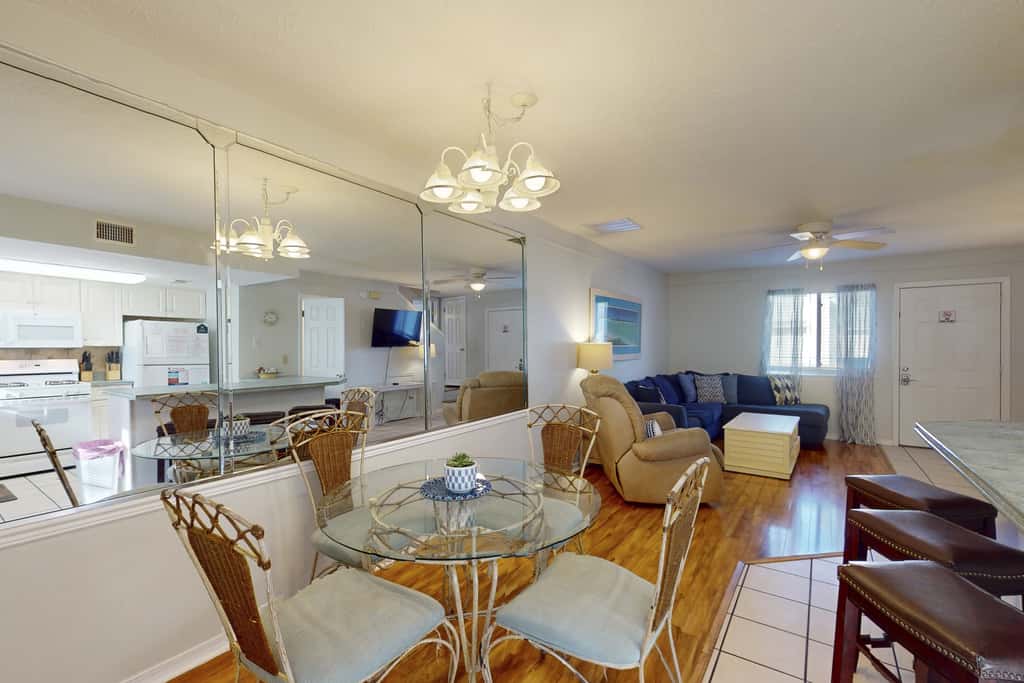 Dog-friendly townhome with beach access, pool, tennis, gym, WD, & central AC