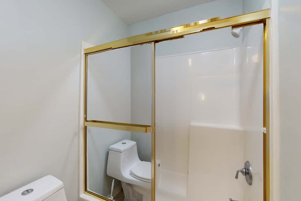 Dog-friendly townhome with beach access, pool, tennis, gym, WD, & central AC