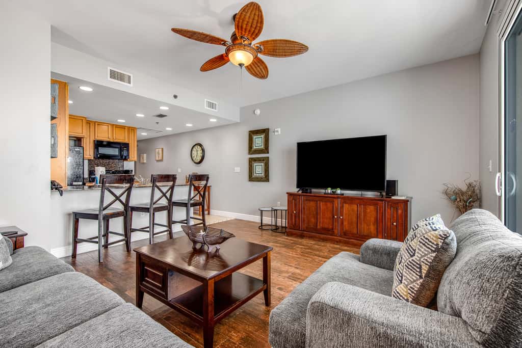 Gulf-front condo with seasonal beach service, pool, hot tub & gym