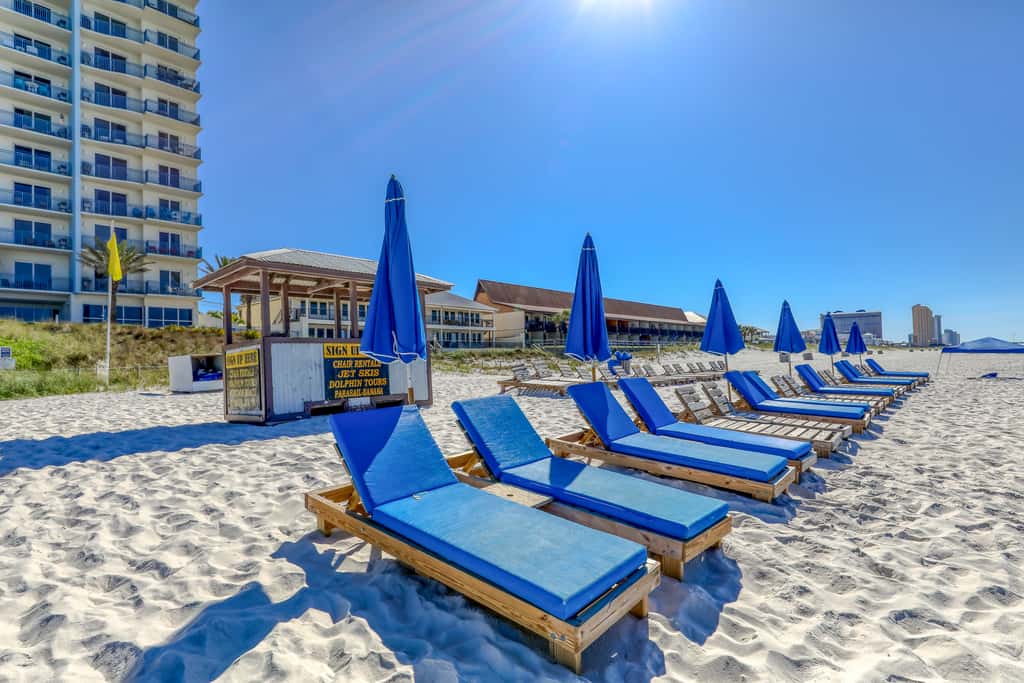 Gulf-front condo with seasonal beach service, pool, hot tub & gym