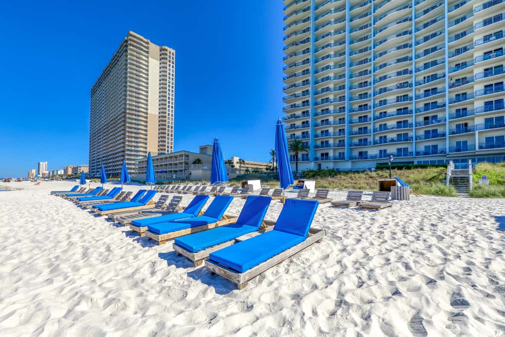 Gulf-front condo with seasonal beach service, pool, hot tub & gym