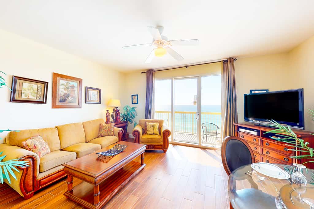 Lovely beachfront condo with Gulf views, pool & gym - steps to Pier Park
