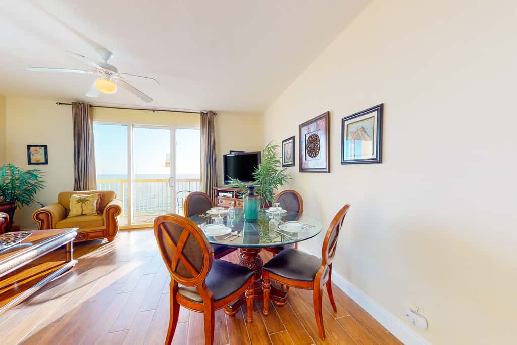 Lovely beachfront condo with Gulf views, pool & gym - steps to Pier Park