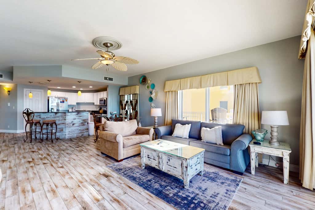 Beach-view, high-rise condo with pool - central location