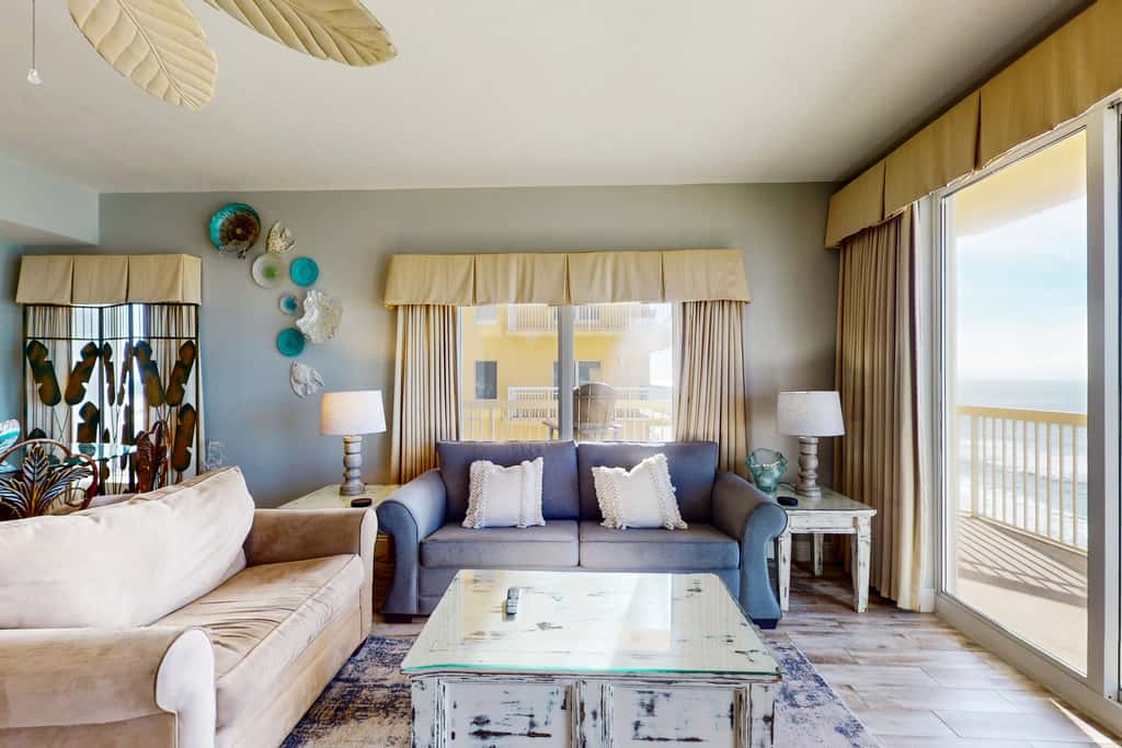 Beach-view, high-rise condo with pool - central location