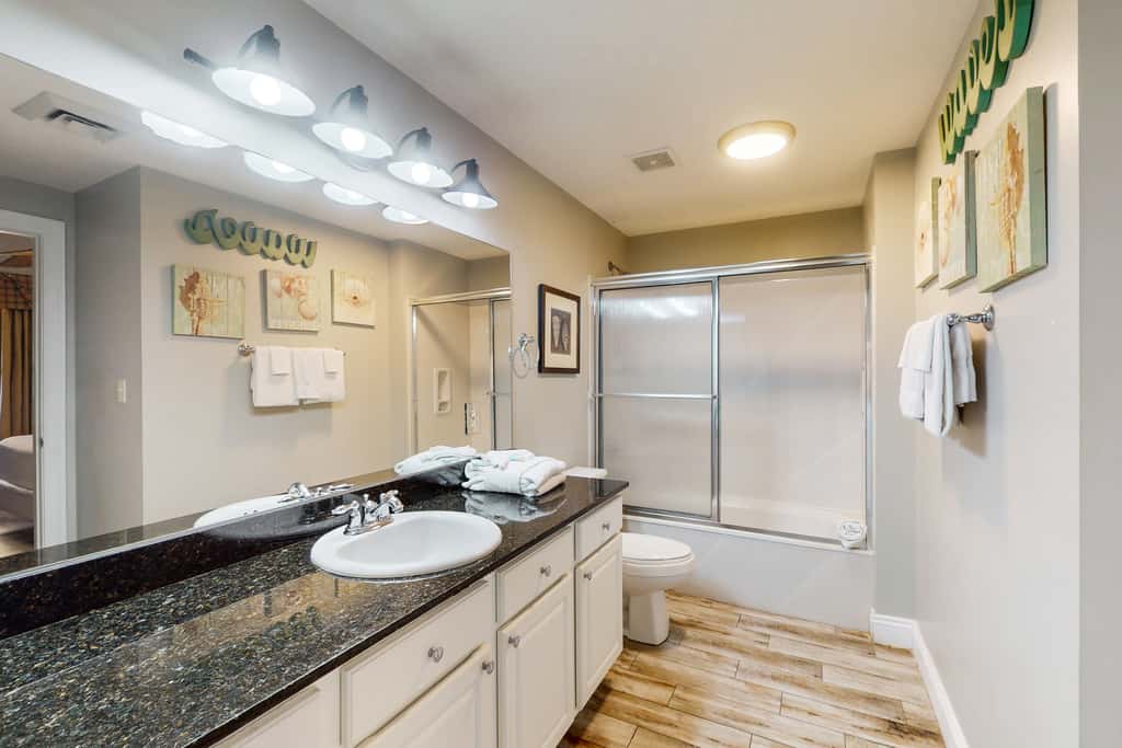 Beach-view, high-rise condo with pool - central location