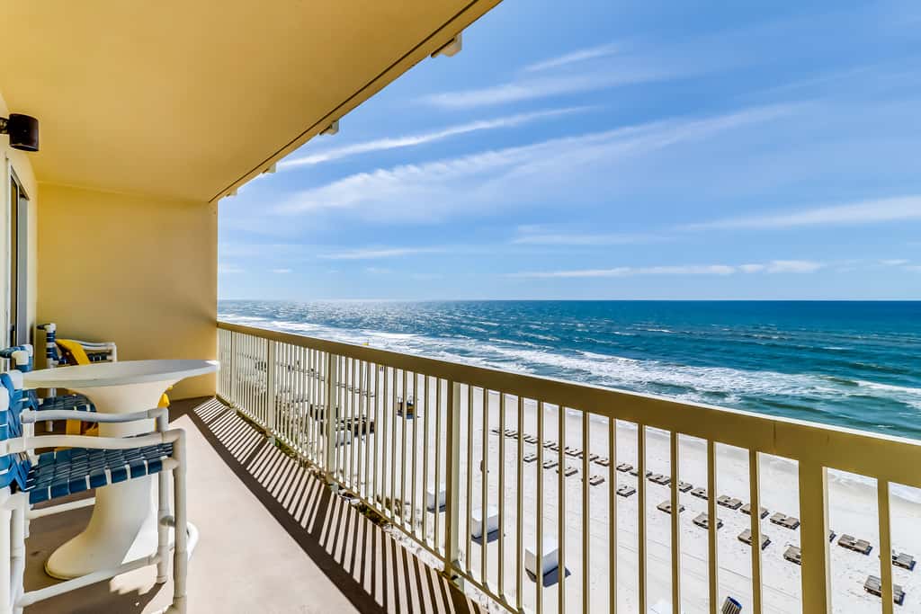 Beautiful gulf front condo with ocean views, free WiFi, & amenity access