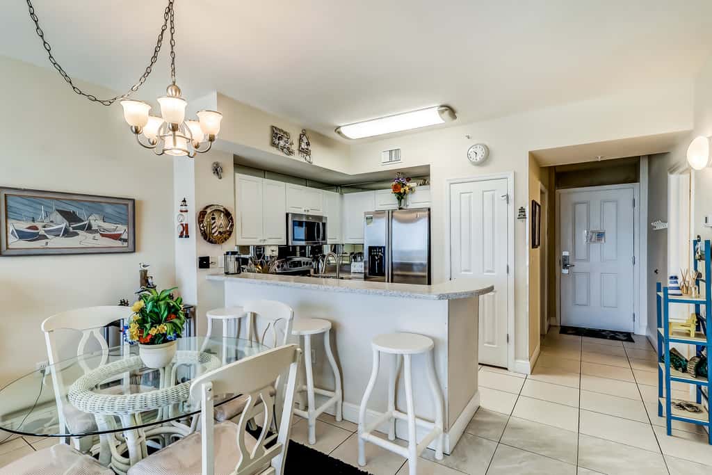 Beautiful gulf front condo with ocean views, free WiFi, & amenity access