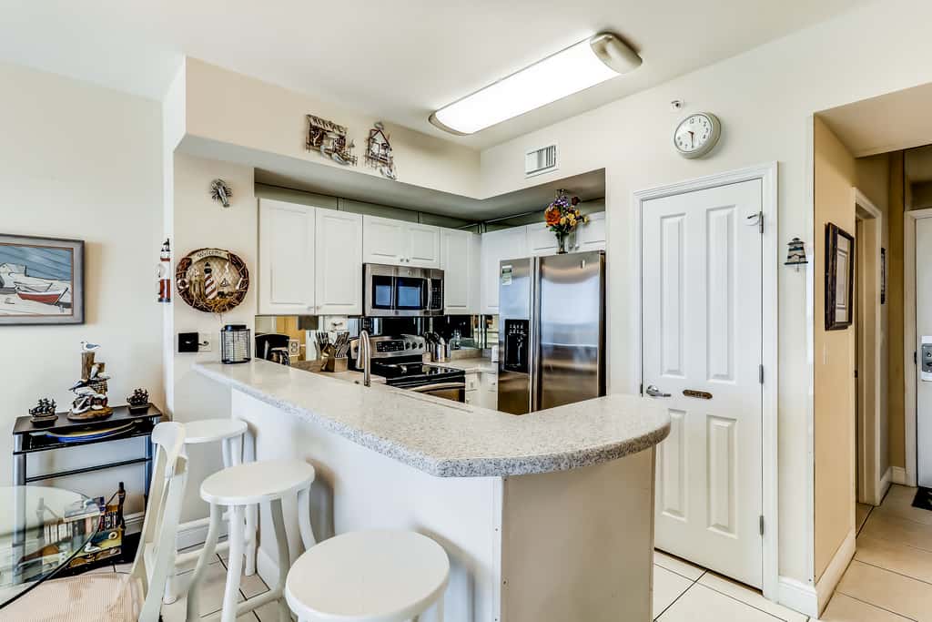 Beautiful gulf front condo with ocean views, free WiFi, & amenity access