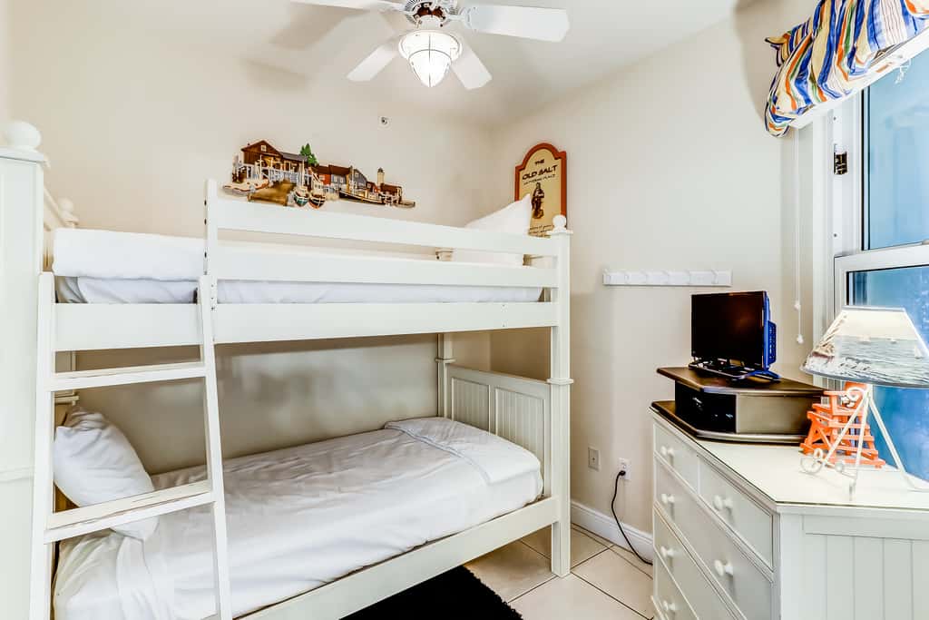Beautiful gulf front condo with ocean views, free WiFi, & amenity access