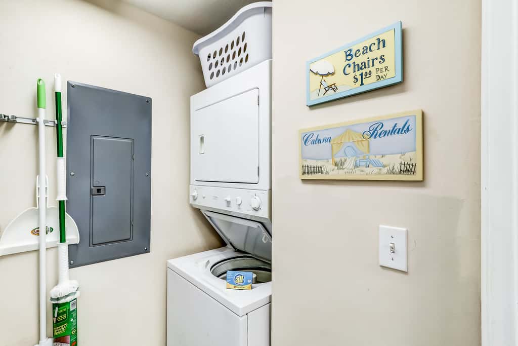 Beautiful gulf front condo with ocean views, free WiFi, & amenity access