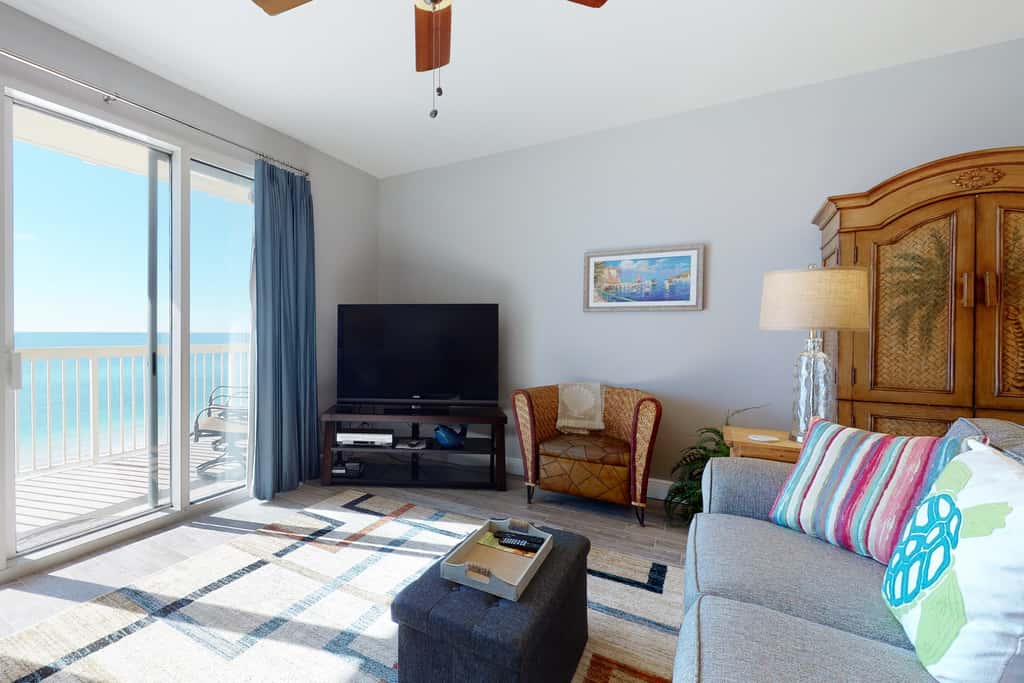 Oceanfront condo with scenic balcony, washer & dryer - pool, hot tub, tennis access