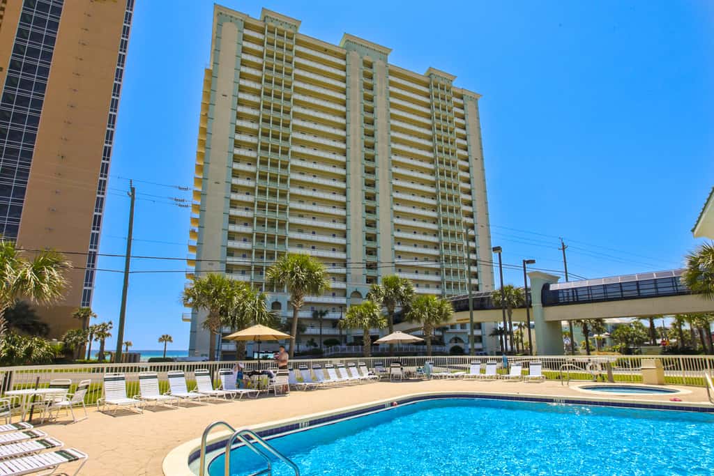 Oceanfront condo with scenic balcony, washer & dryer - pool, hot tub, tennis access