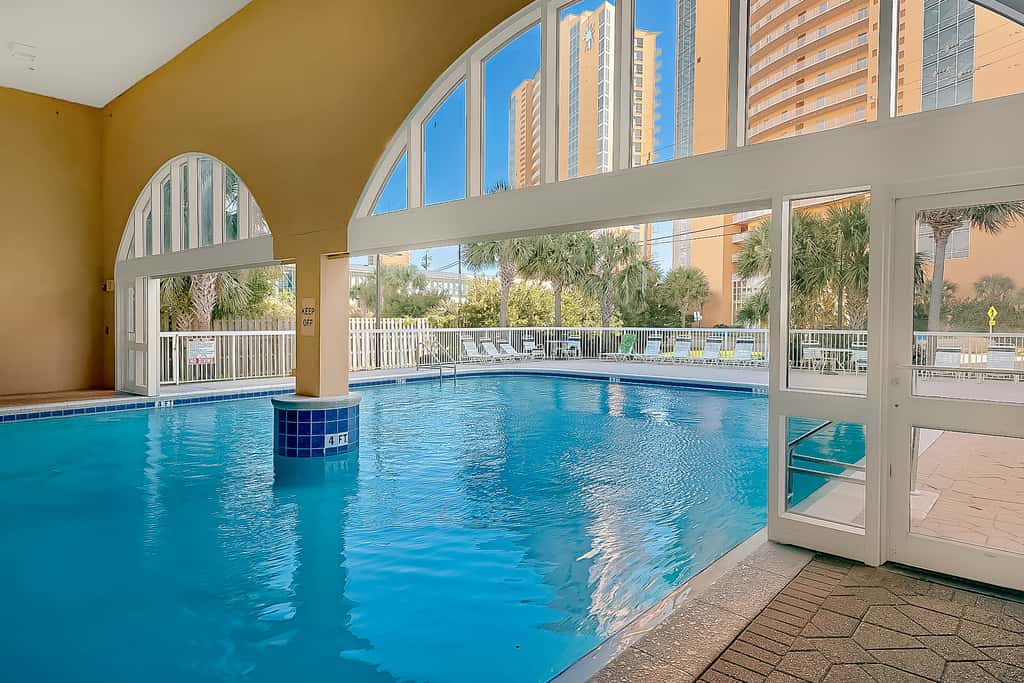 Beachfront condo with Gulf views, pools, hot tub & free beach chair service