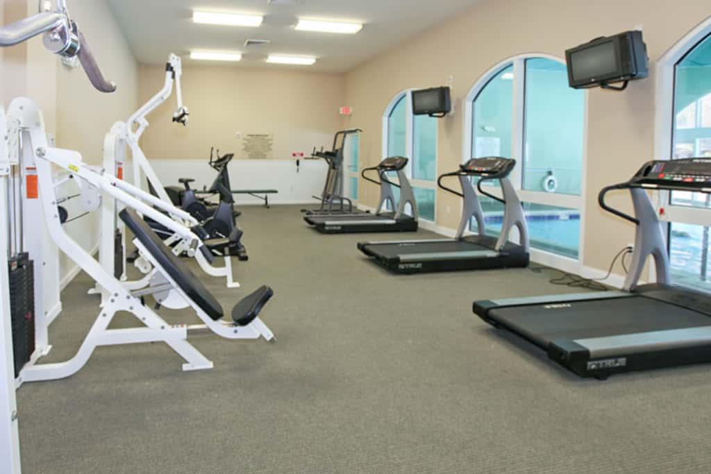 Beachfront condo with Gulf views, pools, hot tub & free beach chair service
