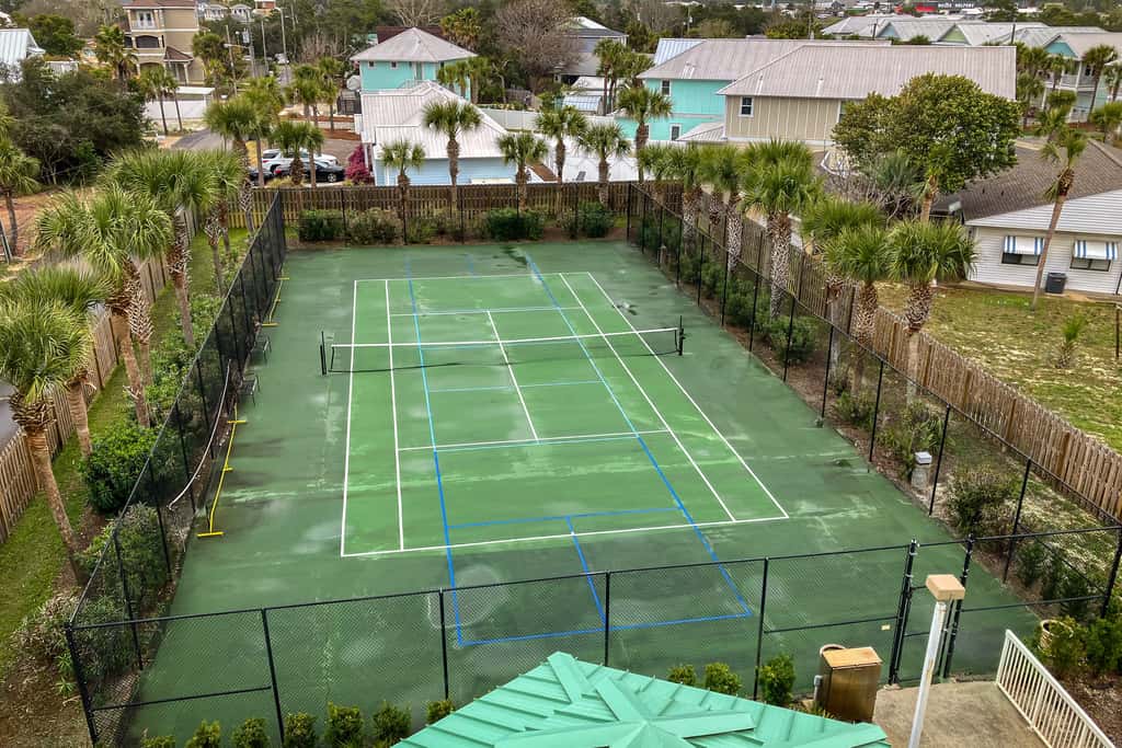 Beachfront condo with Gulf views, pools, hot tub & free beach chair service
