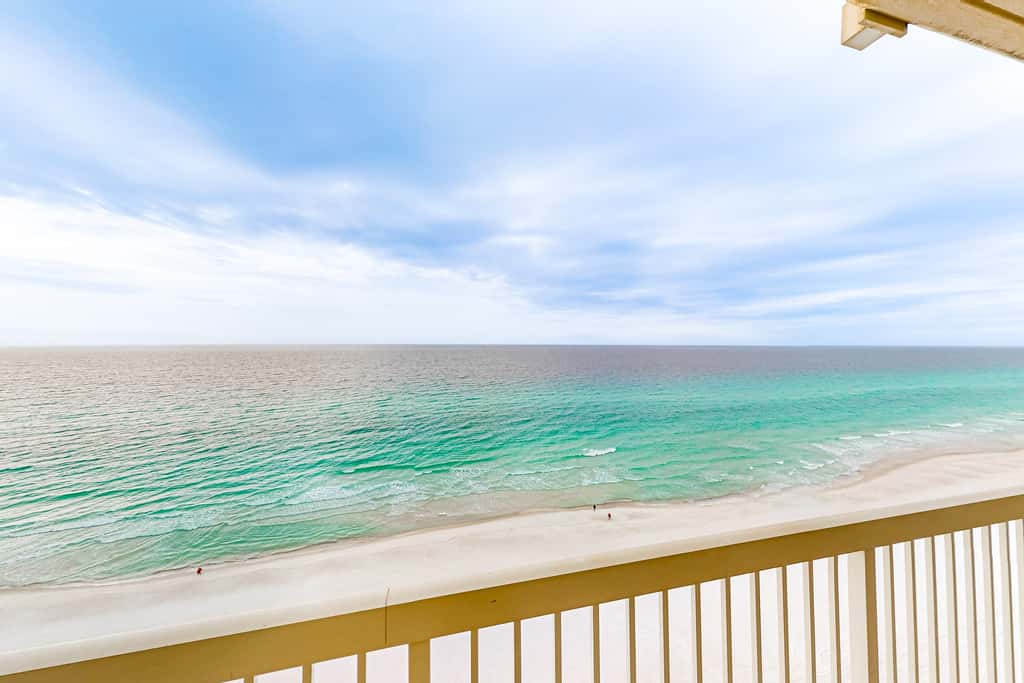 Deluxe Condo Unit! Master BR on Gulf side, Double long Balcony & Guestroom