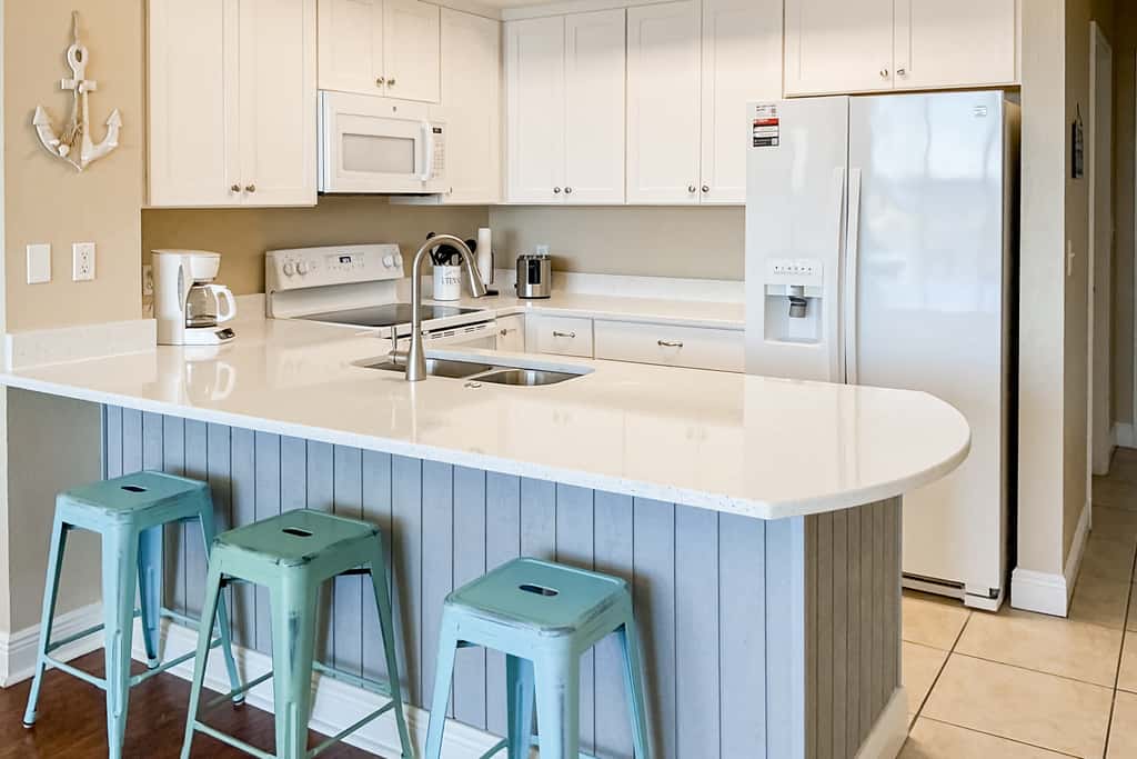 Deluxe Condo Unit! Master BR on Gulf side, Double long Balcony & Guestroom