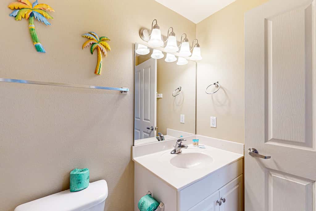 Deluxe Condo Unit! Master BR on Gulf side, Double long Balcony & Guestroom