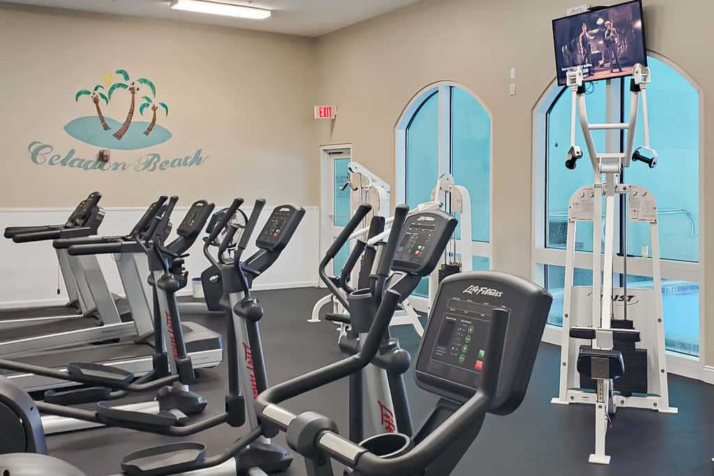 Deluxe Condo Unit! Master BR on Gulf side, Double long Balcony & Guestroom