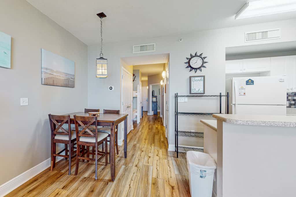 Beachy oceanfront condo with beach access, shared pools and hot tub, & free WiFi