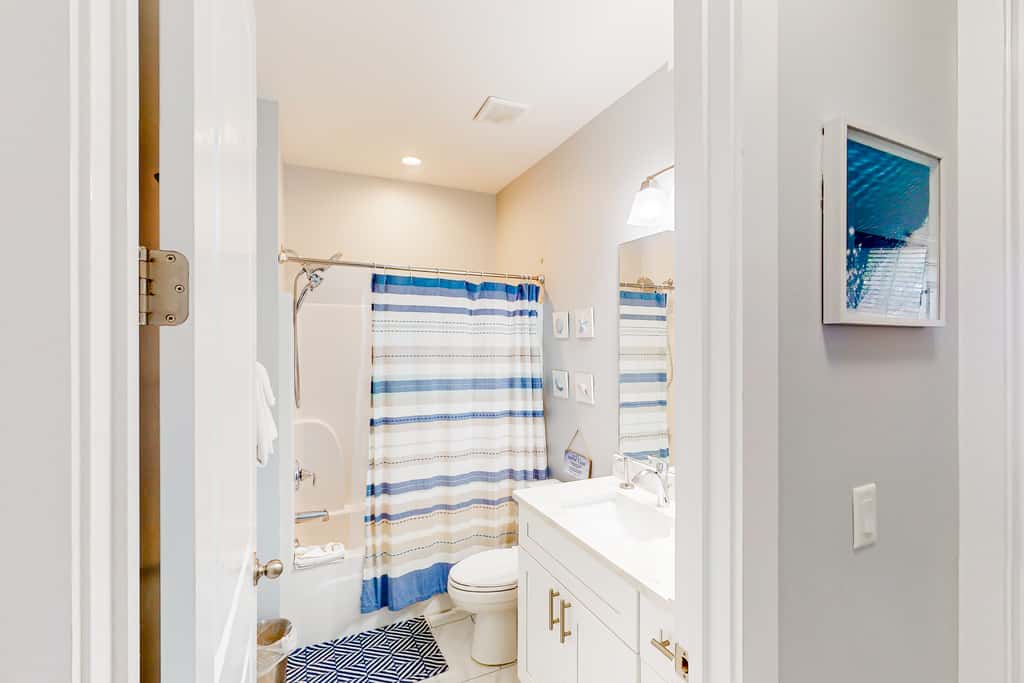 Newer, dog-friendly home with hot tub & game room - walk to the beach