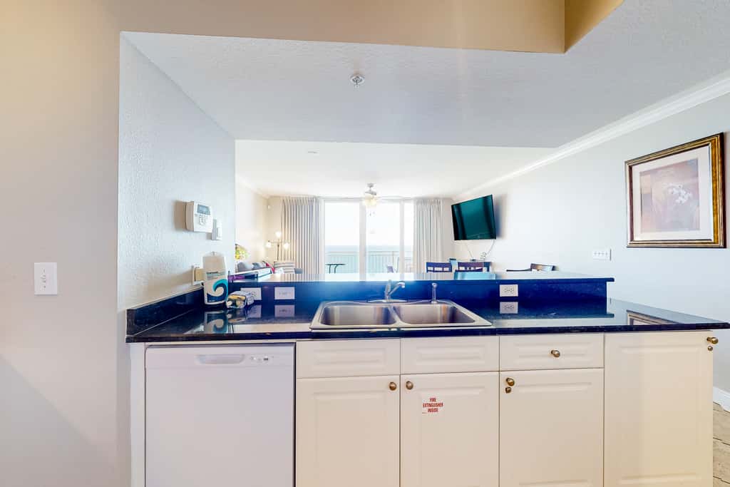 Beachfront 16th-floor condo with Gulf views, pool, game room, balcony, gym, W&D