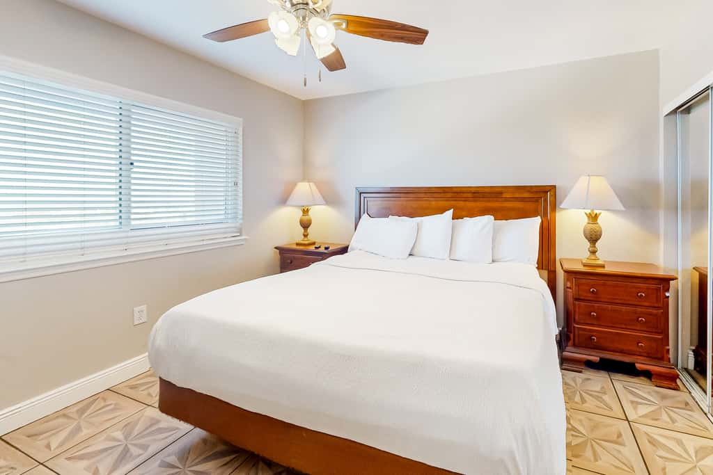 Beachfront 16th-floor condo with Gulf views, pool, game room, balcony, gym, W&D