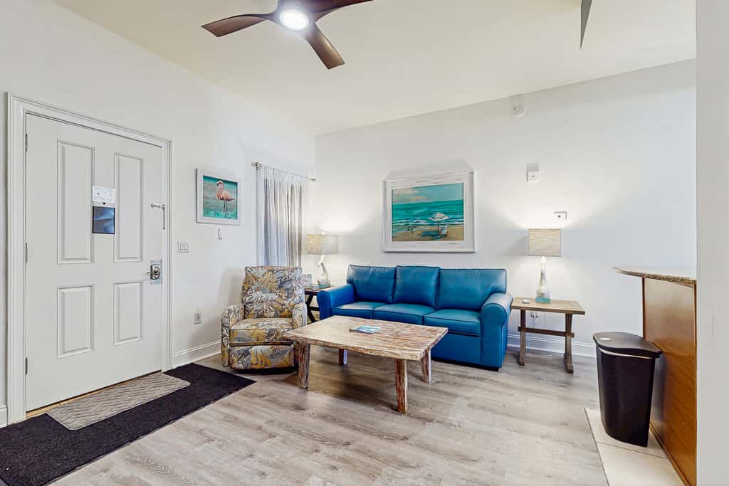 Cozy coastal condo with shared pool & hot tub, and beach access-dog friendly