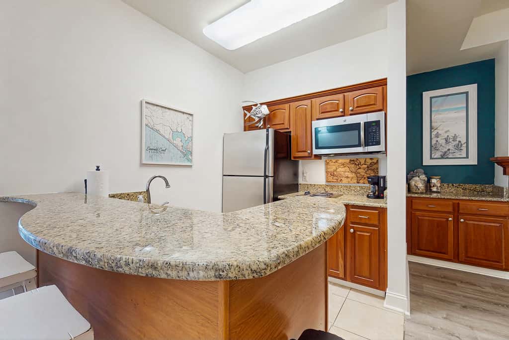 Cozy coastal condo with shared pool & hot tub, and beach access-dog friendly