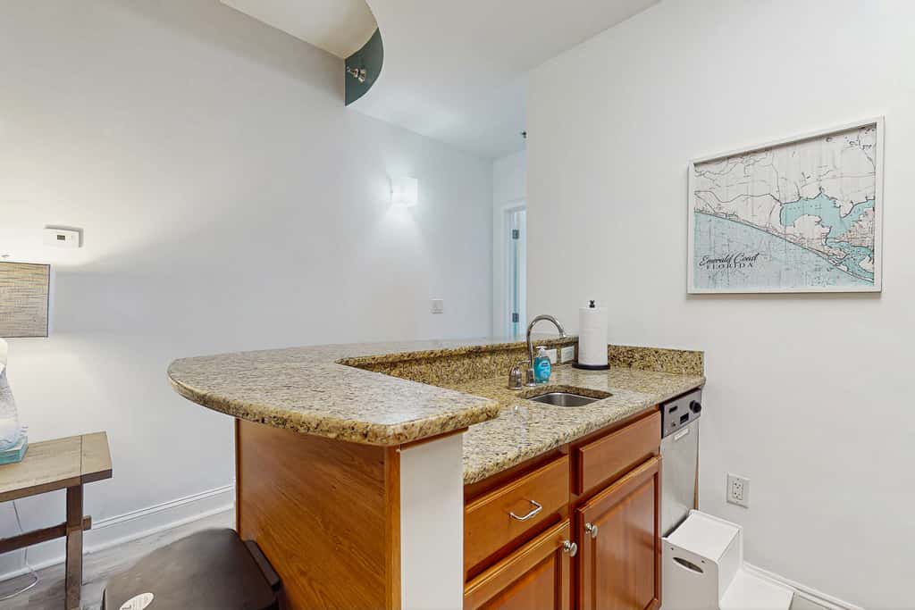 Cozy coastal condo with shared pool & hot tub, and beach access-dog friendly
