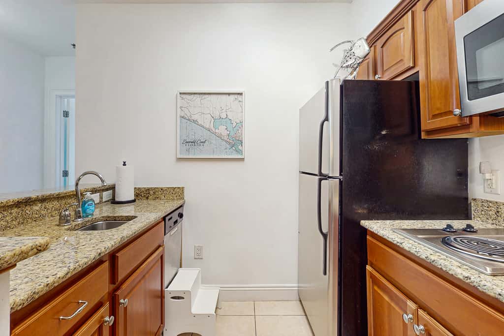 Cozy coastal condo with shared pool & hot tub, and beach access-dog friendly