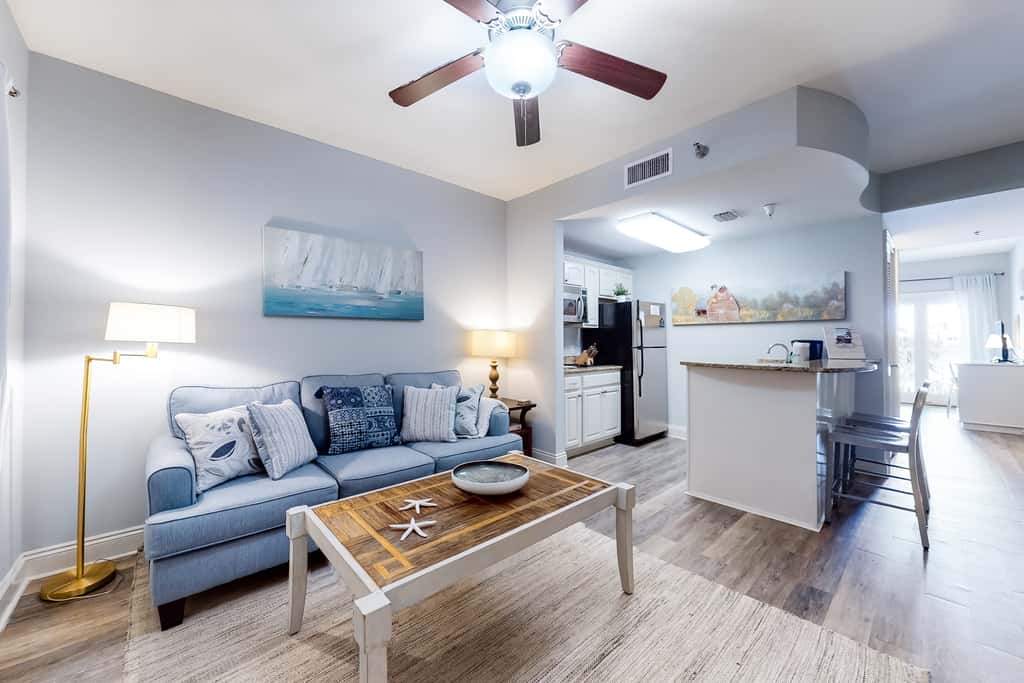 Stylish condo with lake views, bike rentals, & pools - walk to the beach