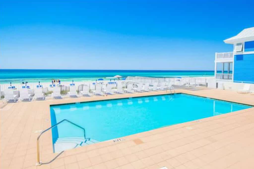 Carillon Beach Inn 402