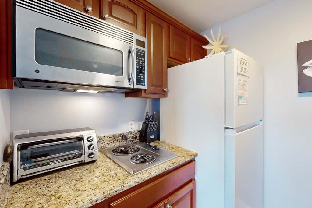 Boutique studio walking distance to the Gulf- resort pools & amenities