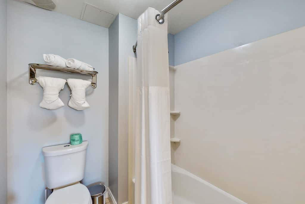 Boutique studio walking distance to the Gulf- resort pools & amenities